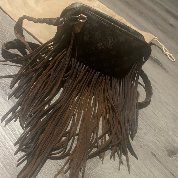 Authentic Louis Vuitton purse - Picture 3 of 10